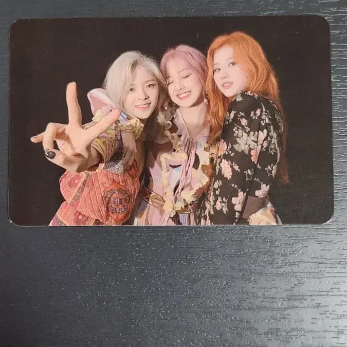 트와이스 몰앤몰 단체 포토카드 모어앤모어 1