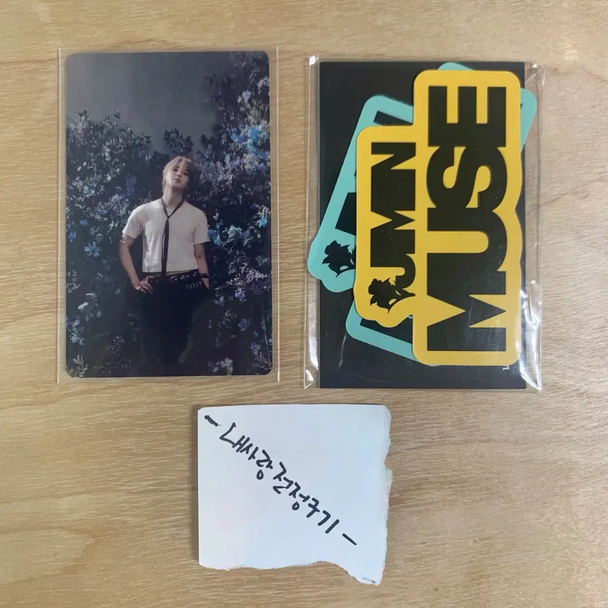 지민 뮤즈 위버스 특전 포카 <JIMIN MUSE specialpoca> 3