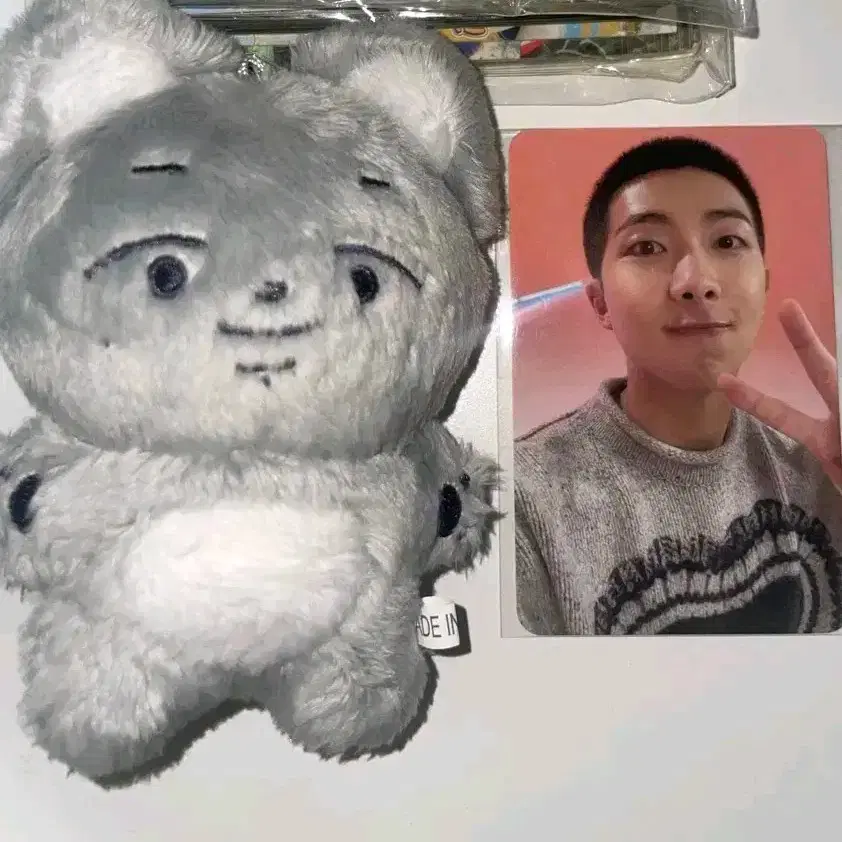 bts 방탄 남준 RM 알엠 아미사진전 이벤트 당첨 포카 양도 방탄 인형 2