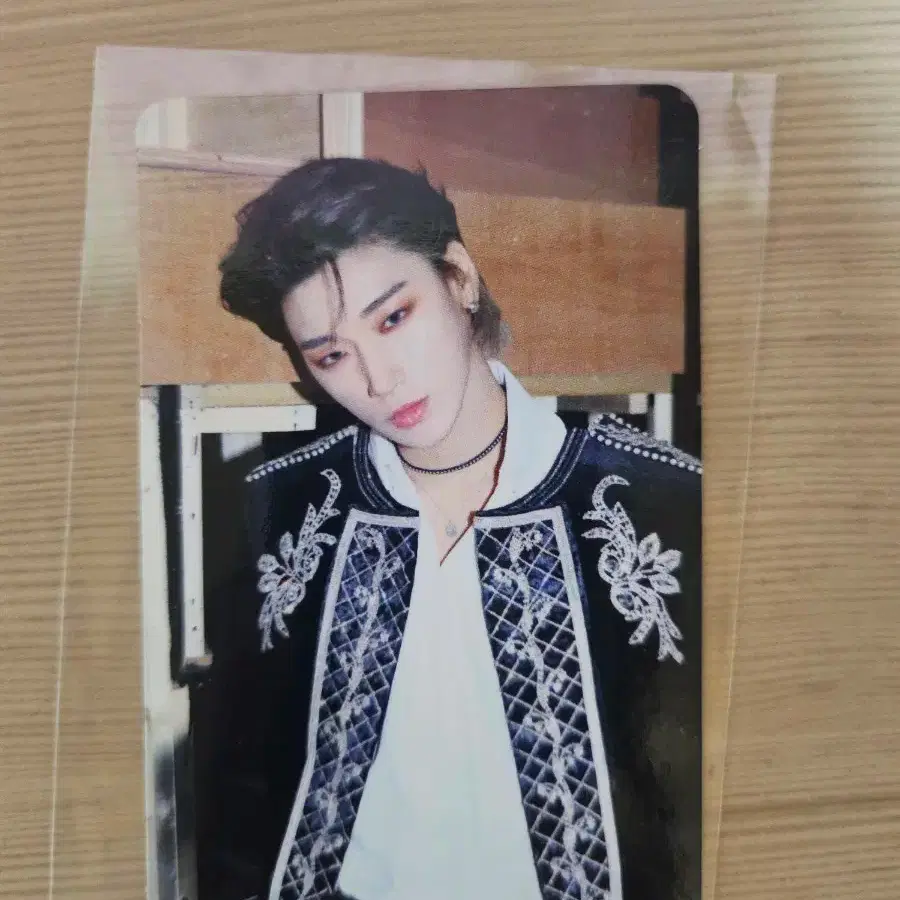 에이티즈 산 향수 포카 1