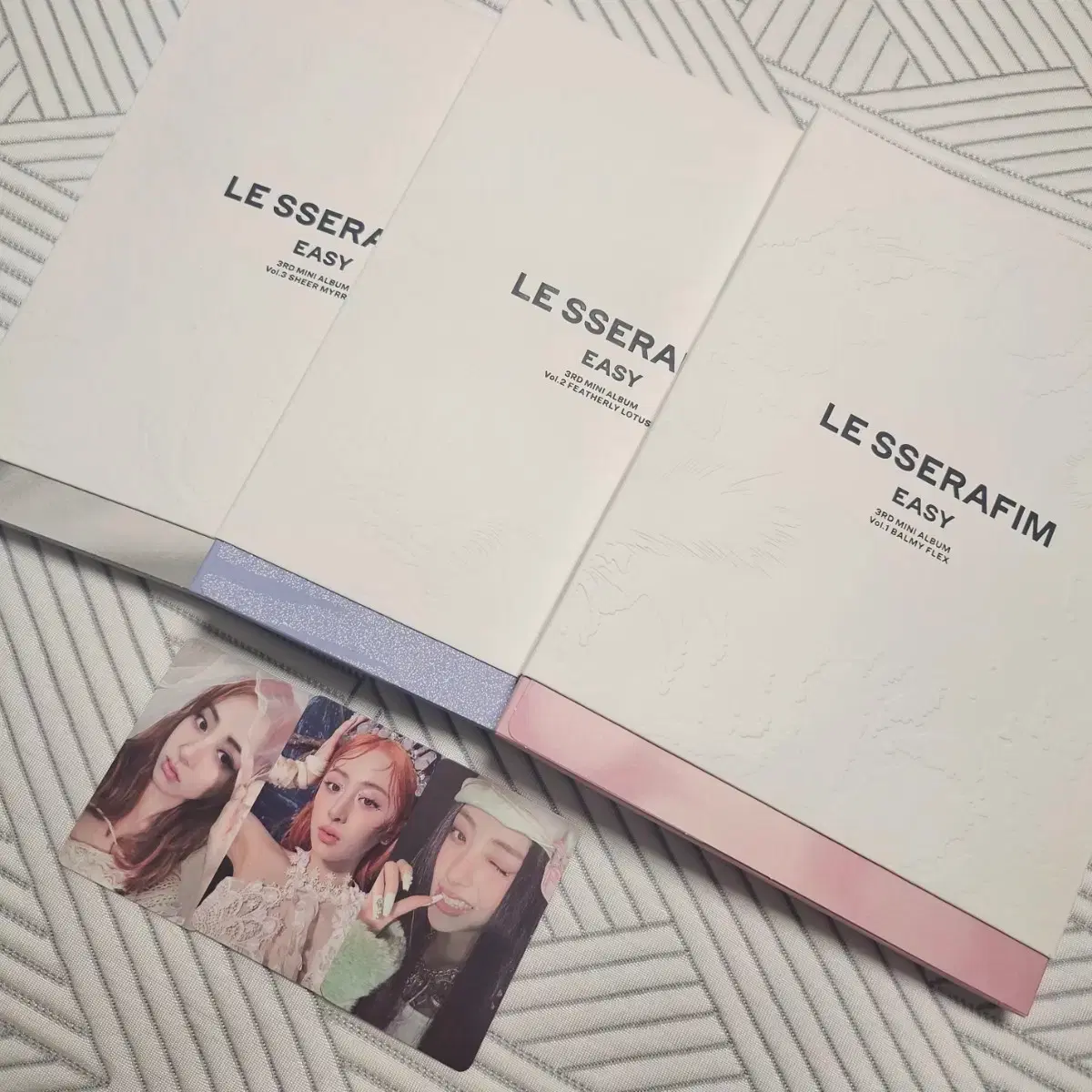 르세라핌 easy 이지 개봉 앨범 포카 양도 사쿠라 허윤진 홍은채 3