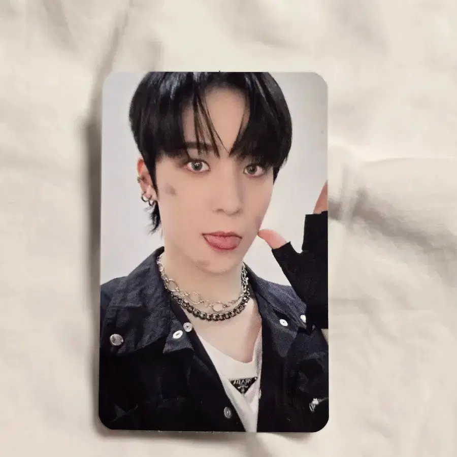 에이티즈 윤호 포카 미니레코드 예판 미공포 메롱 1