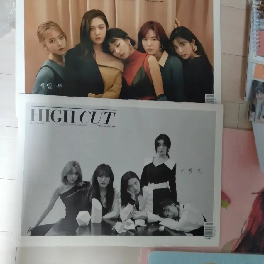 레드벨벳 굿즈, 응원봉, 앨범(스위스 교통카드+셀피북, 투명액자, 포카팩 3