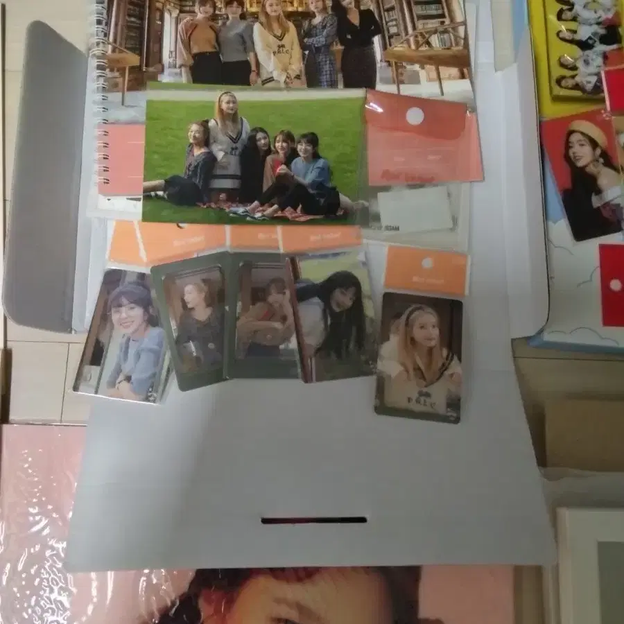 레드벨벳 굿즈, 응원봉, 앨범(스위스 교통카드+셀피북, 투명액자, 포카팩 4