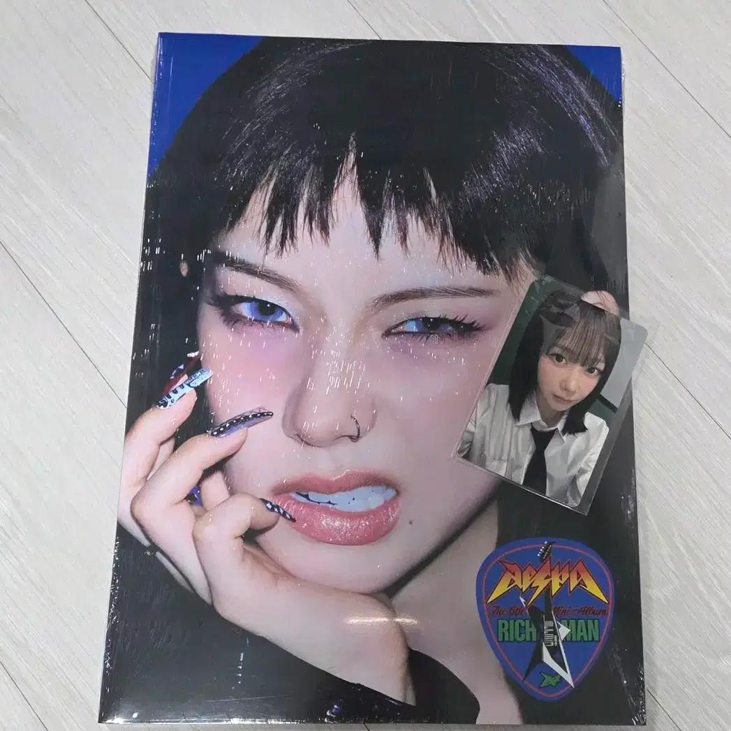 에스파 지젤, 닝닝 교복 포카 판매 2