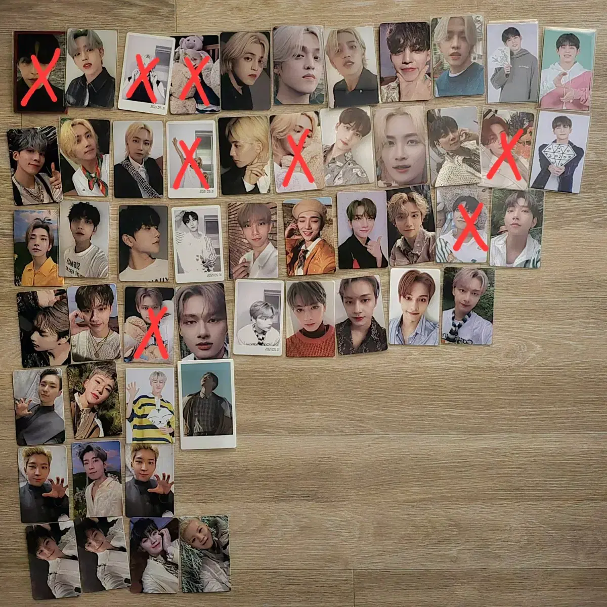 세븐틴 포카 100여장 + 공식 굿즈 (단체포카, 엽서, 증명사진 등) 2