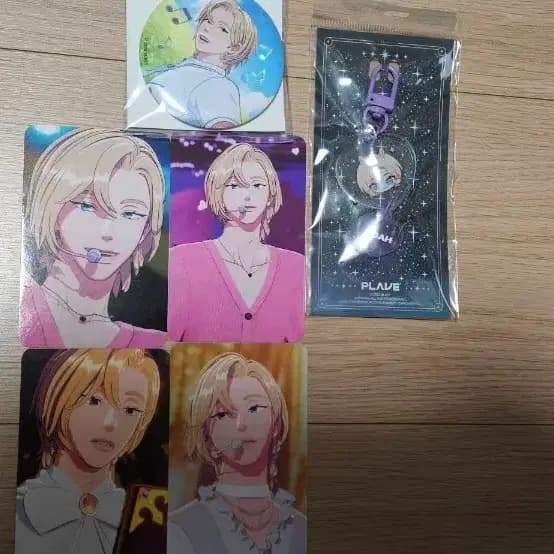 플레이브 애니플러스 콜라보 카페 노아 포카, 뱃지, 키링 왜요왜 기다릴게 1