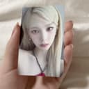 현시세15) 매물없음) 에스파 카리나 마이월드 티셔츠 포카 2