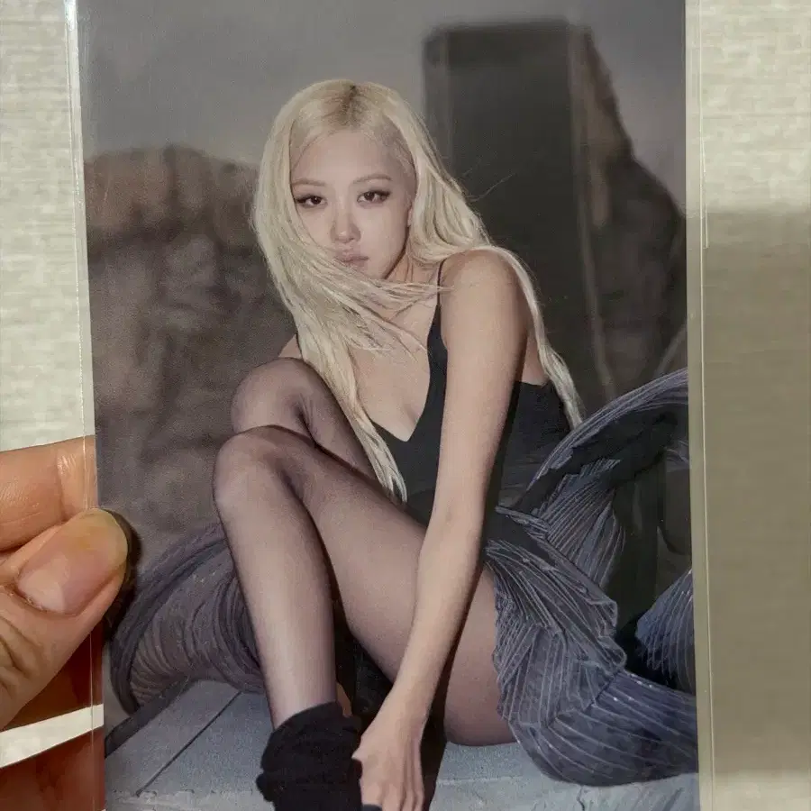블랙핑크 무신사 팝업 특전 로제 엽서 1