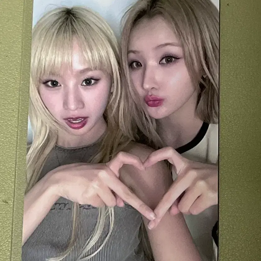 키스오브라이프 키오프 마이다스터치 헬로라이브 유닛 포카 (나띠 벨)