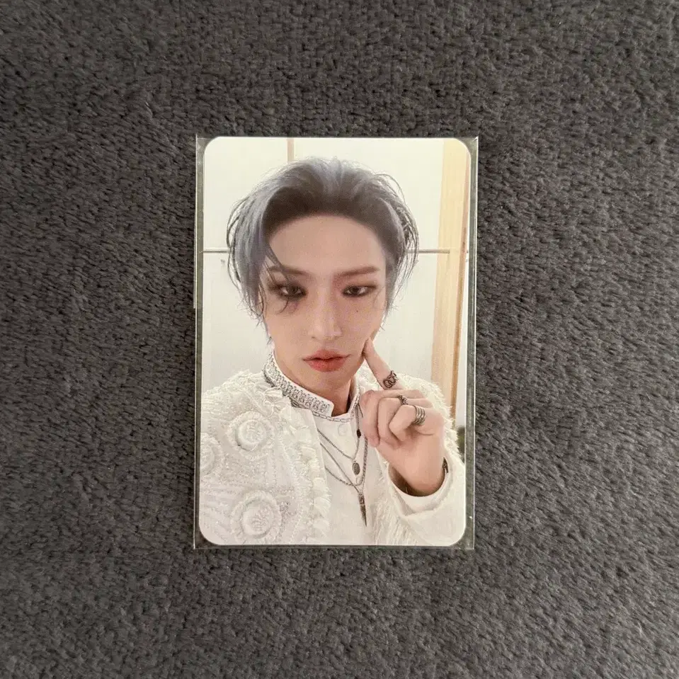 에이티즈 민기 인유판 해외투어 아시아 MD 구매 특전 포카 1
