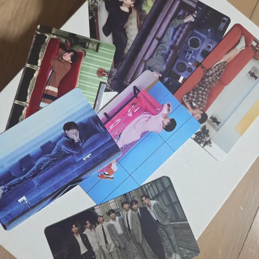 방탄 BE 앨범 풀구성 + 포카 6종 (진 제외) 2