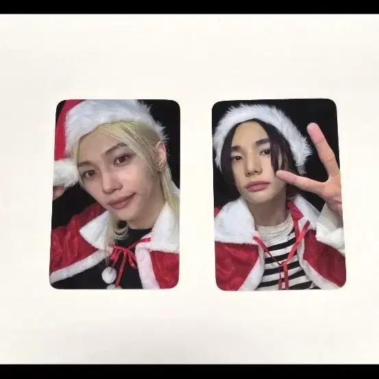 스키즈 skz ) 현진 필릭스 산타 포카 판매합니다.