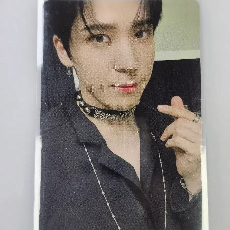 에이티즈 윤호 무브먼트 게릴라 포카 1