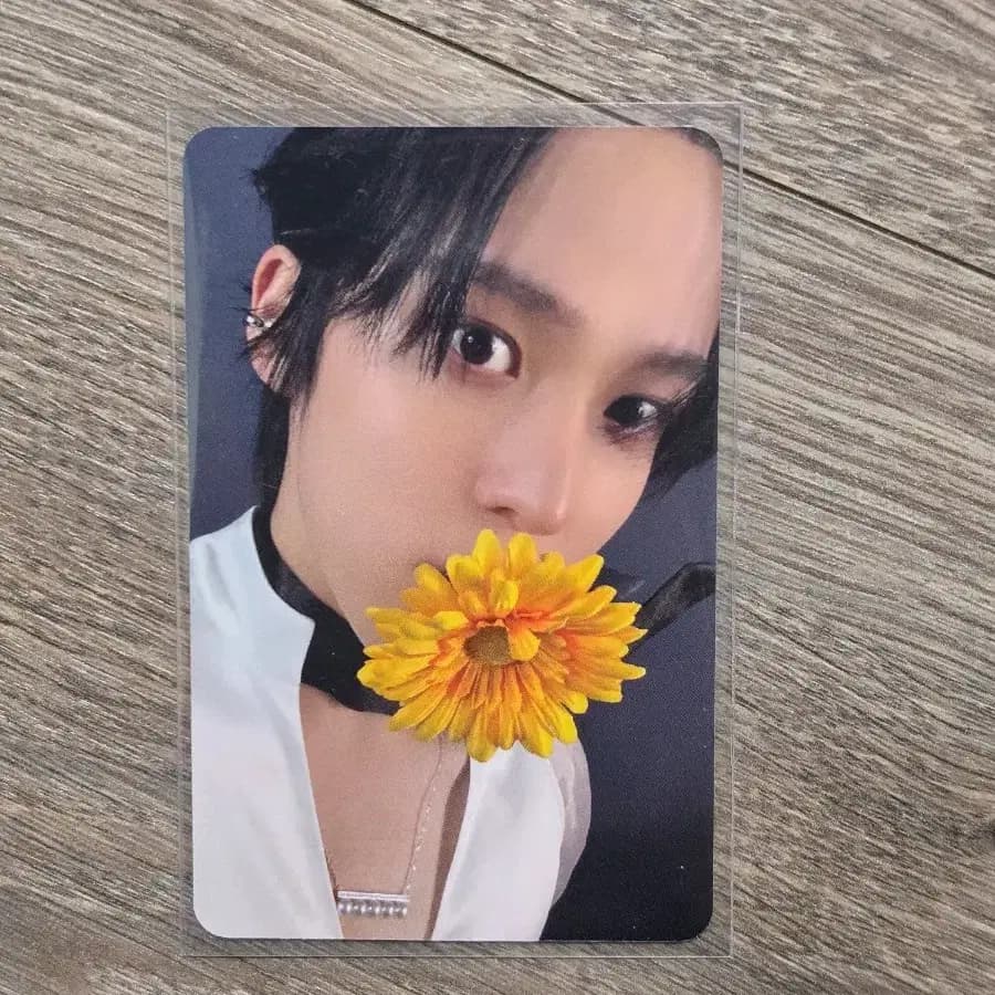 에이티즈 윤호 애플뮤직 누가꽃이게 포카 미공포 양도 1