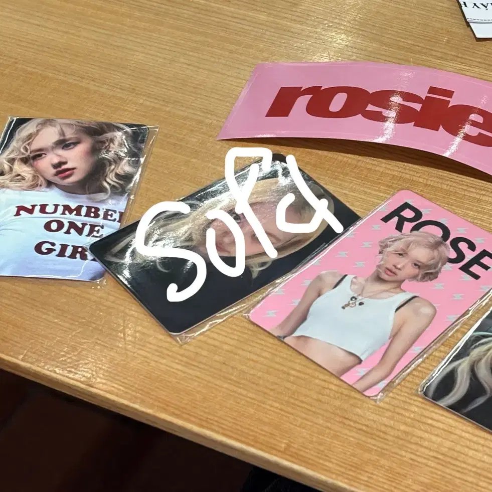블랙핑크 포토카드 로제 Rosie 팝업 MD 포카블핑 1