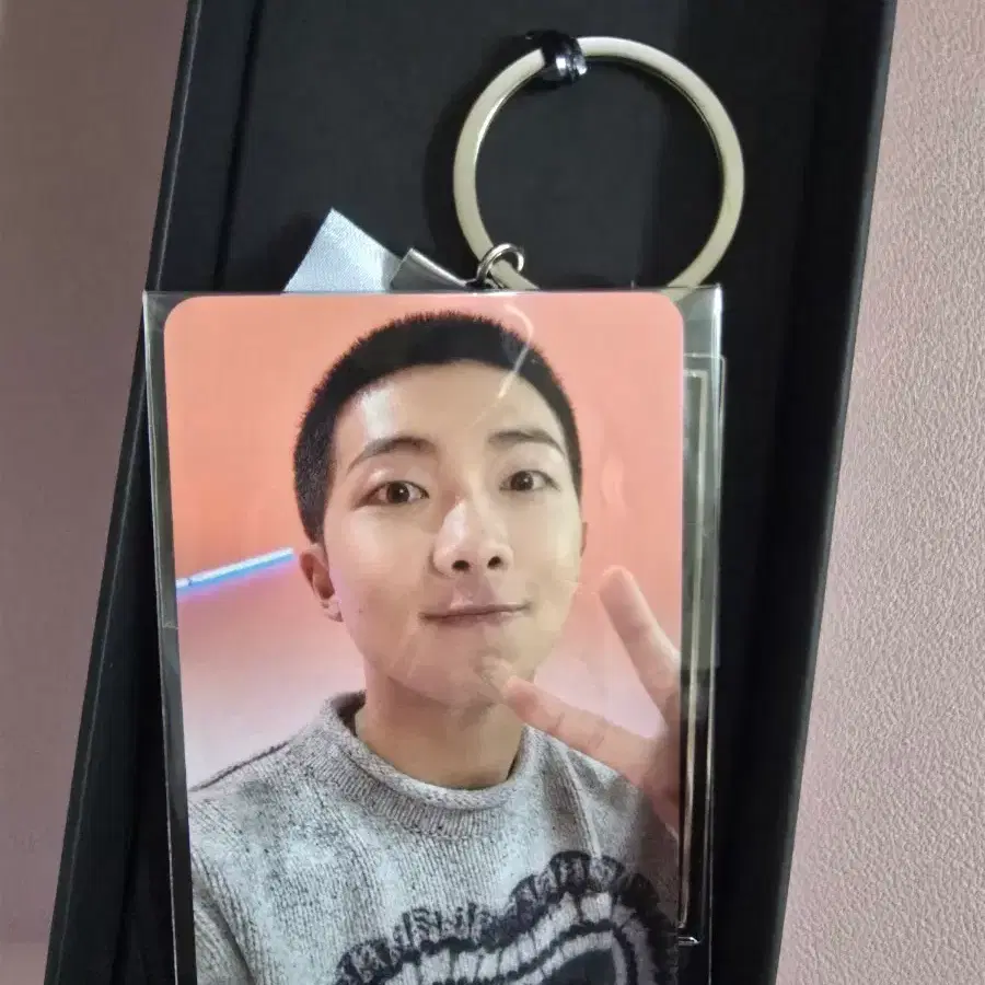 방탄소년단 RM RPWP 아미사진전 당첨 한정 포카 및 키링 1
