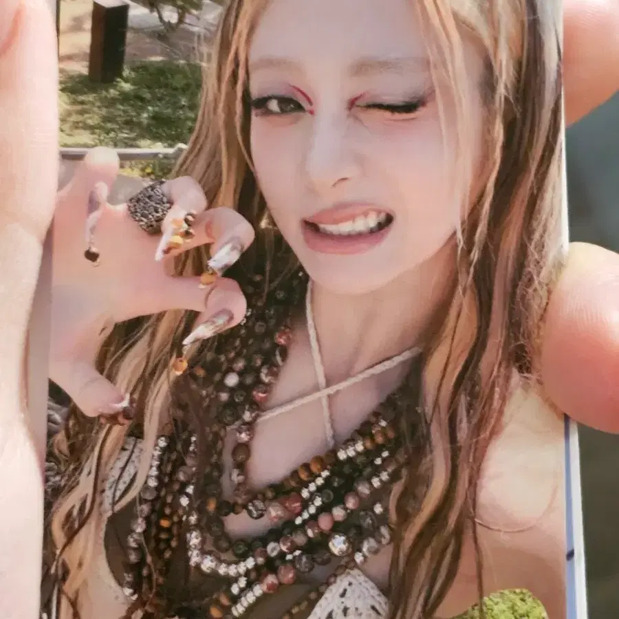 르세라핌 붐팔라 허윤진 공방포카 양도