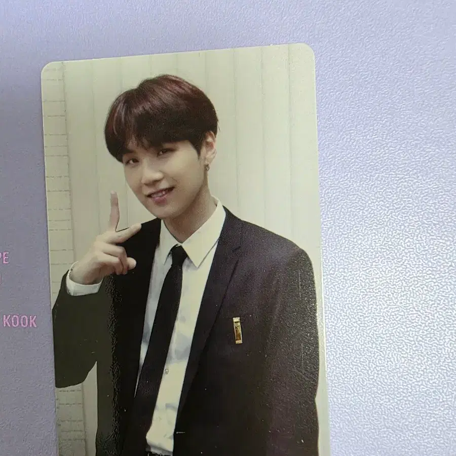 방탄소년단 메모리즈 2018 DVD /슈가 포카,고양이 스티커/새제품 2