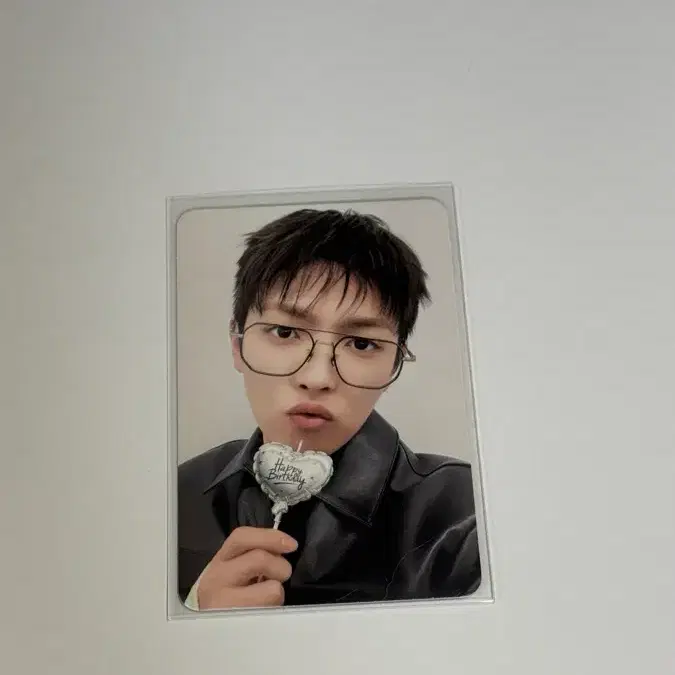 비알머드 에이티즈 포카 홍중 1