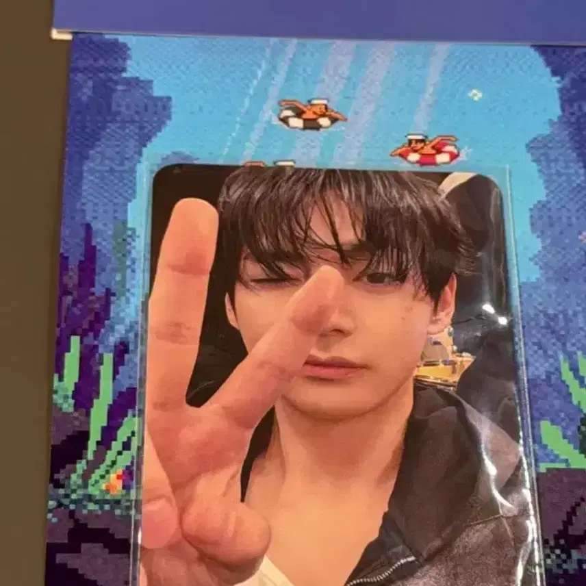 BTS keep swimming 방탄소년단 V 뷔 태형 포카