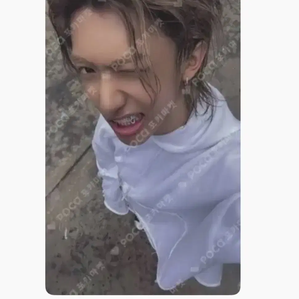 (택포)롱샷 우진 위버스 특전 포카 1