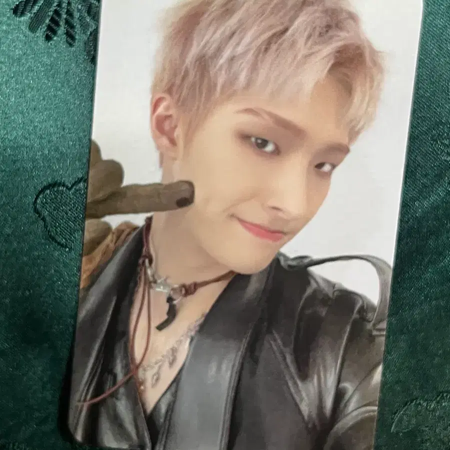 에이티즈 아웃로우 바운시 미니레코드 민기 특전 포카 양도 1