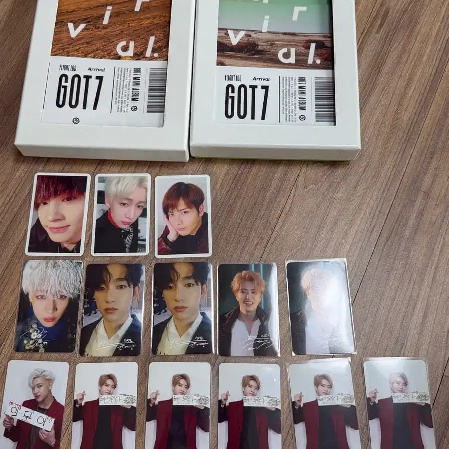 GOT7 Arrival 앨범과 포토카드
