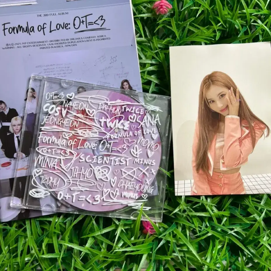 사나 포토카드 + 트와이스 정규3집 앨범 Formula 1
