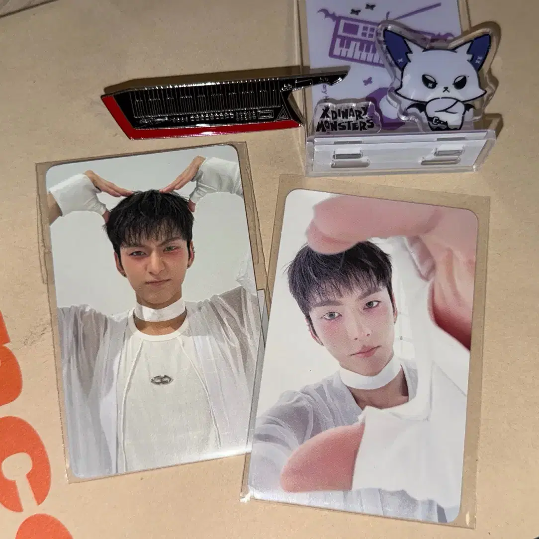 엑디즈 오드 오승민 뷰마콘 특전 포카 & 악기 뱃지 & 폭드 아크릴