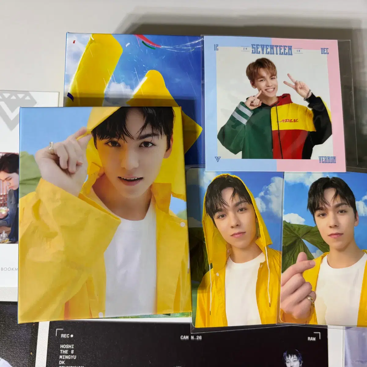 세븐틴 버논 음신, 페더썬 캐럿반, 2018 시그 포카 등 여러 구성품 2