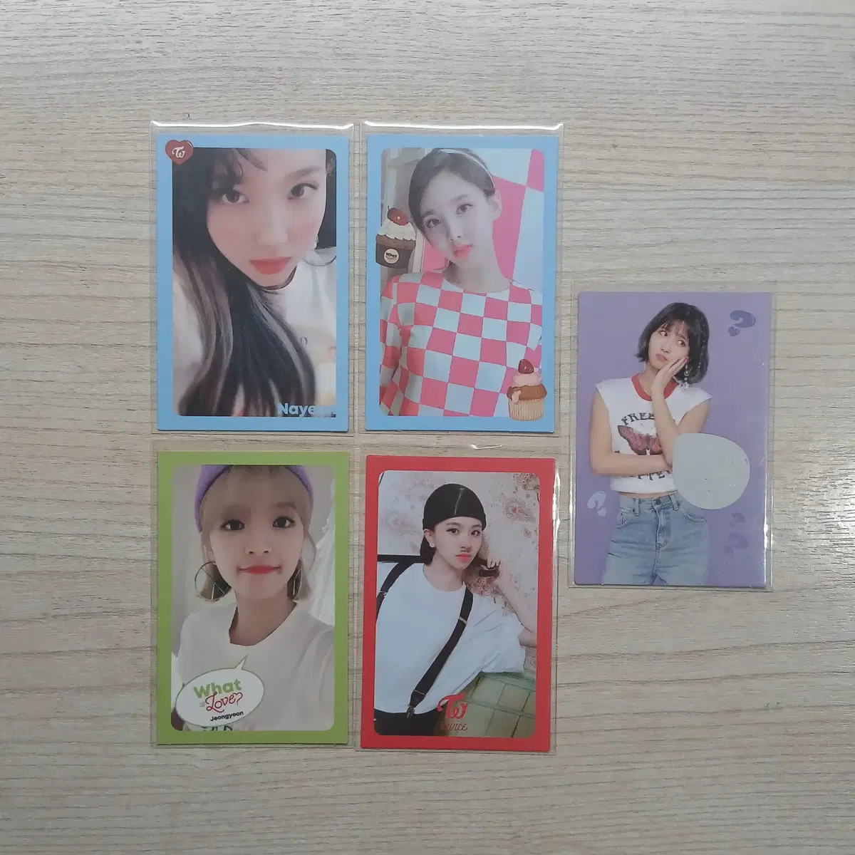 트와이스 twice 왓이즈러브 앨범 나연 모모 다현 정연 채영 포카