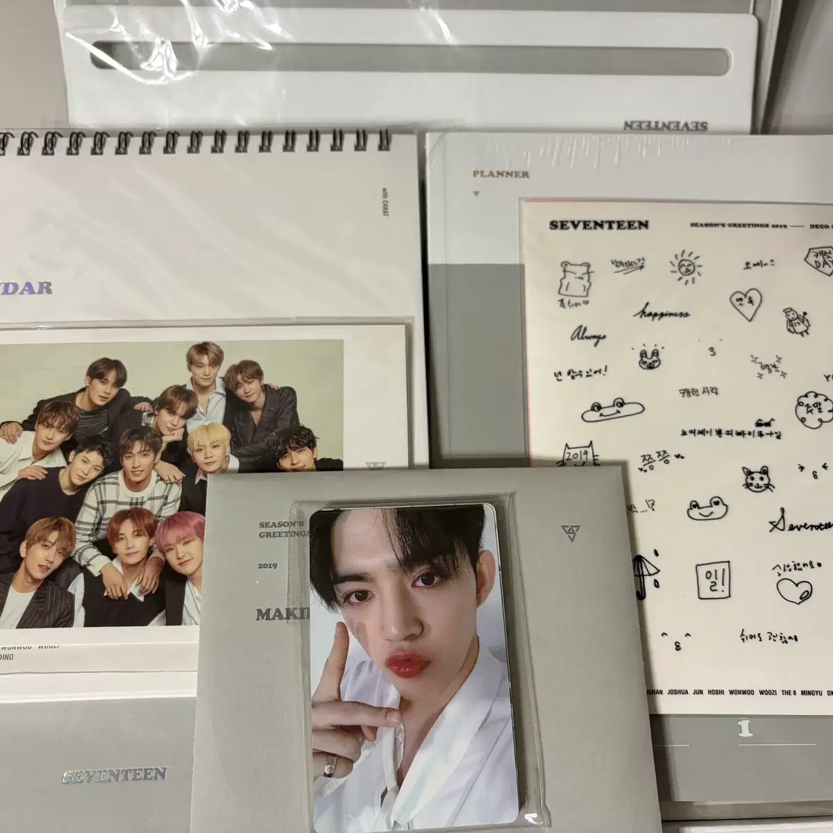 세븐틴 2019 시즌그링팅 시그 포카 원우 제외 풀구성 2