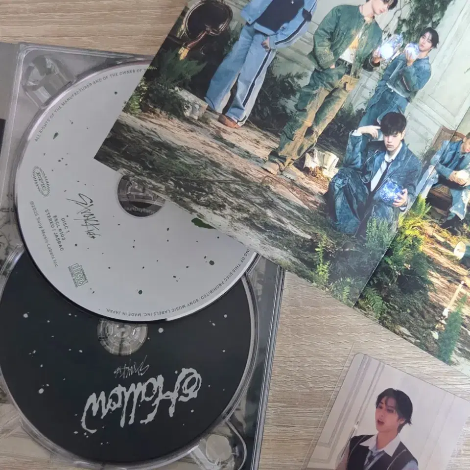 스키즈 할로우 hollow 초회생산한정반A + 한 포카 2