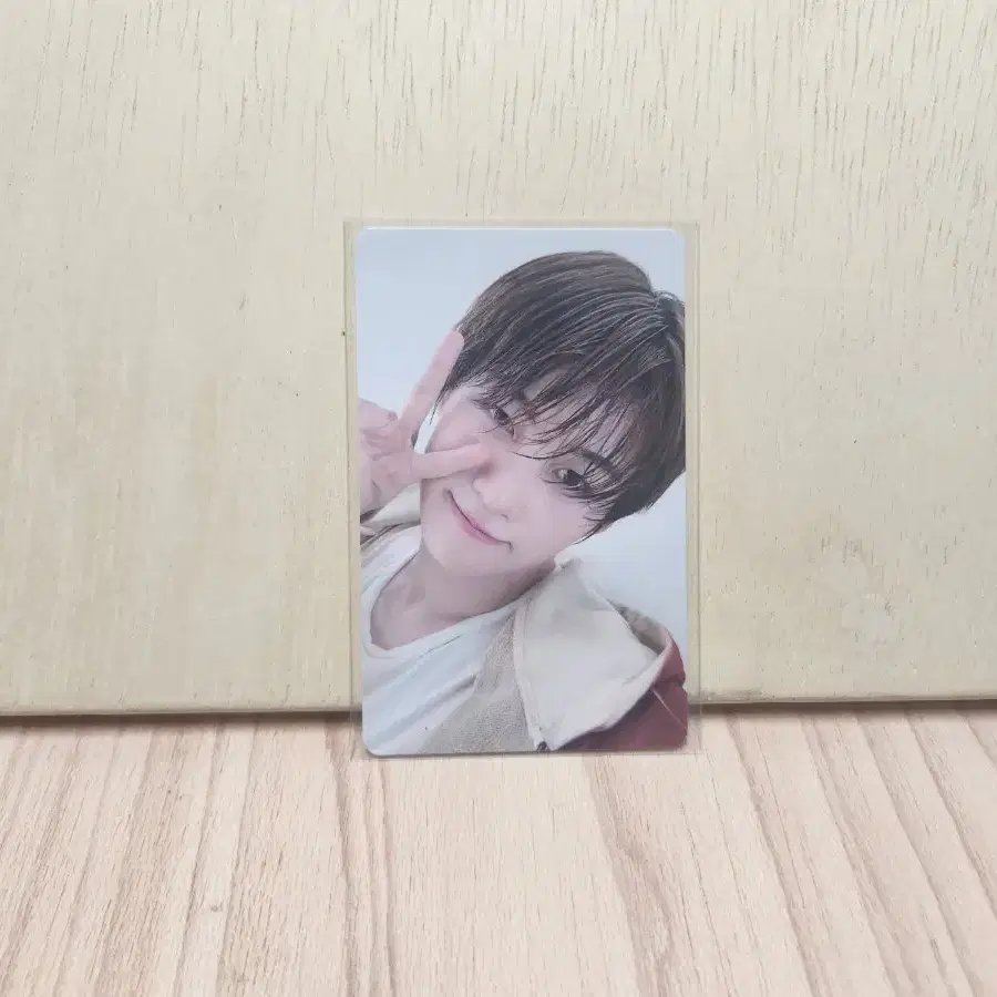 투어스 지훈 티셔츠 포카 양도 신유도훈영재한진지훈경민