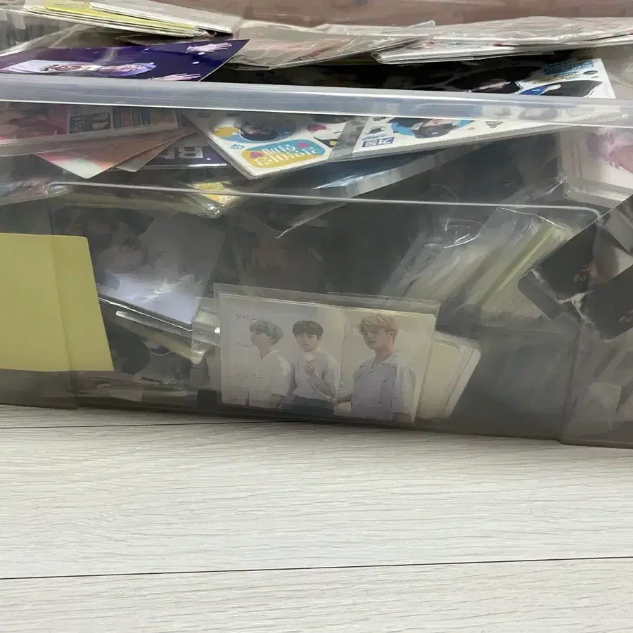 방탄소년단 비공굿 포카 스티커 굿즈 판매 2