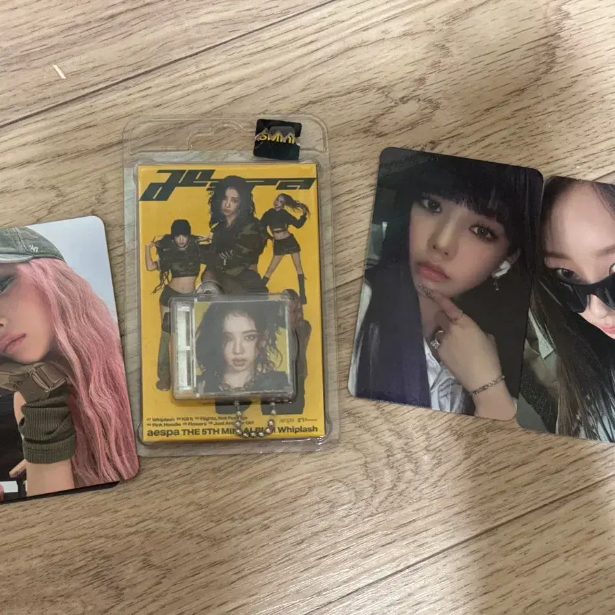 위플래쉬 카리나 미니앨범 + 카리나, 지젤 포카