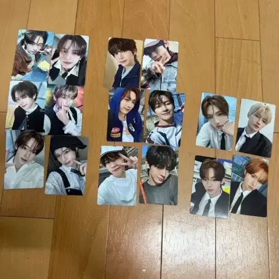 투어스 신유 도훈 영재 지훈 경민 한진 포카 앨범