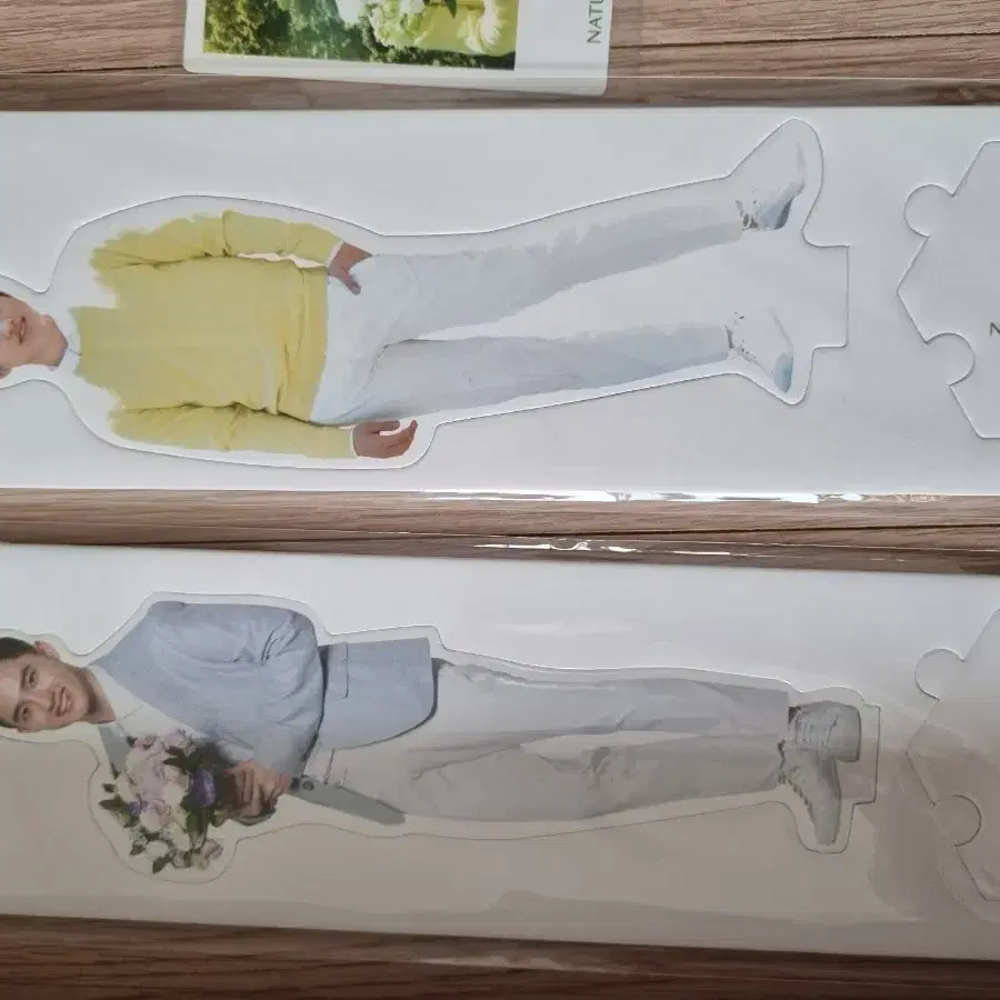 도경수 네이처리퍼블릭 굿즈 기본포카+홀로그램 포카+포스터+스탠드 2개 2