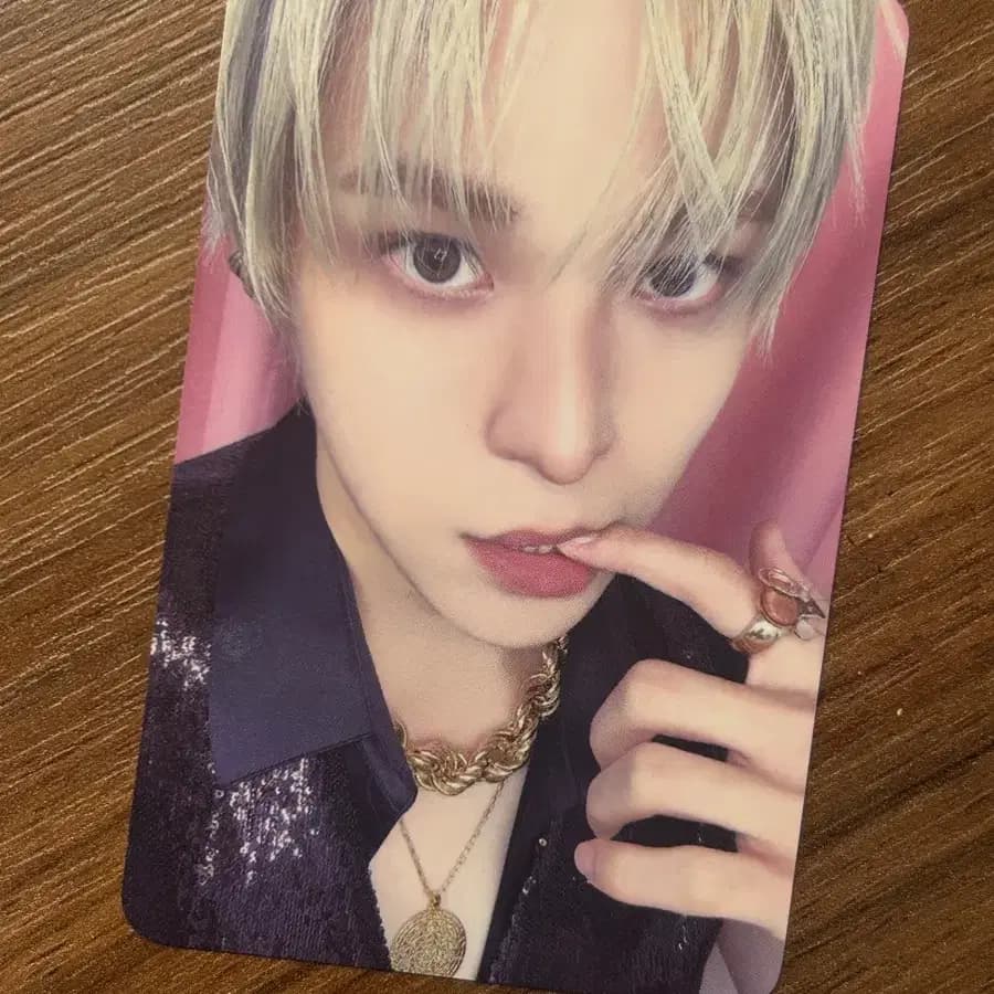 에이티즈 BAD 팝업 트레카 포카 윤호