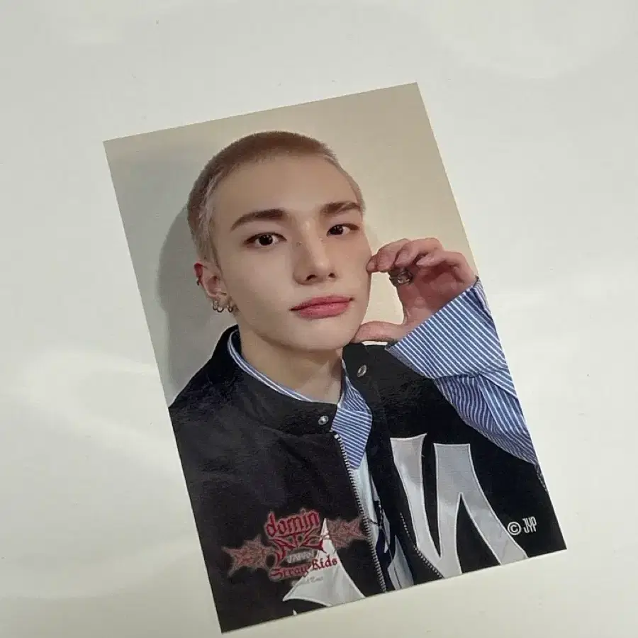 스트레이키즈 현진 포카 쿠지 스티커 에이트 도미네이트