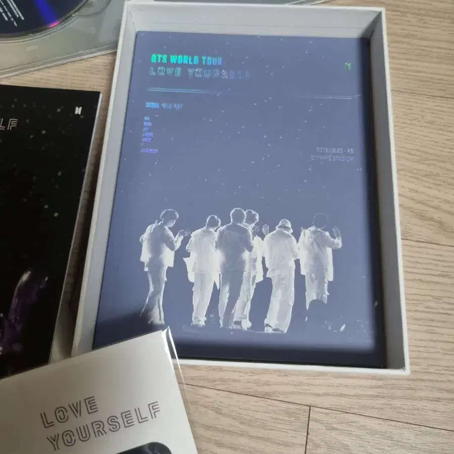 방탄 럽셀서울 블루레이 석진 포토북 포함 풀셋양도. bts 단체포카 7