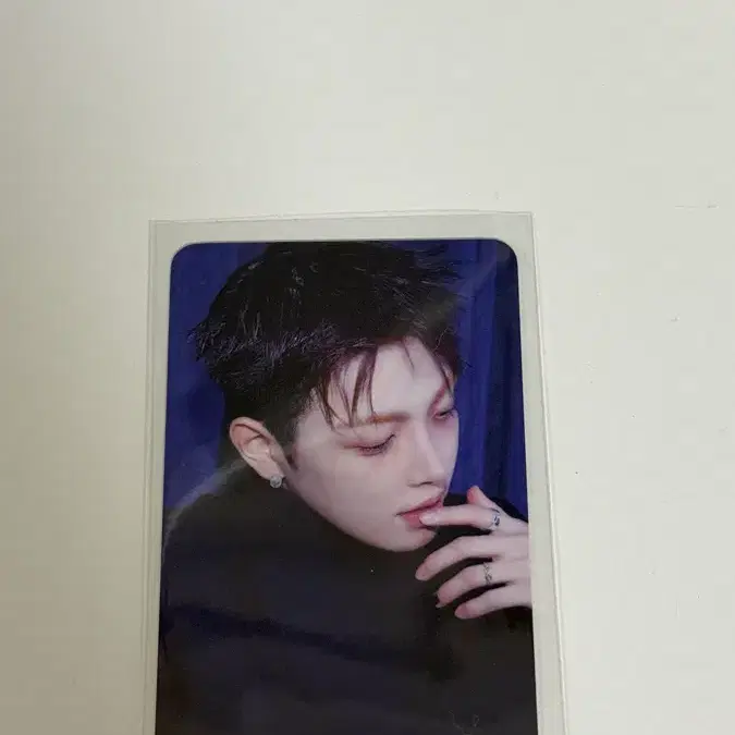 에이티즈 골든아워5 팝업 L홀더 홍중포카 1