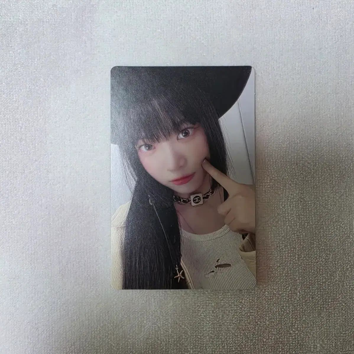 르세라핌 언포기븐 홍은채 타겟 포카