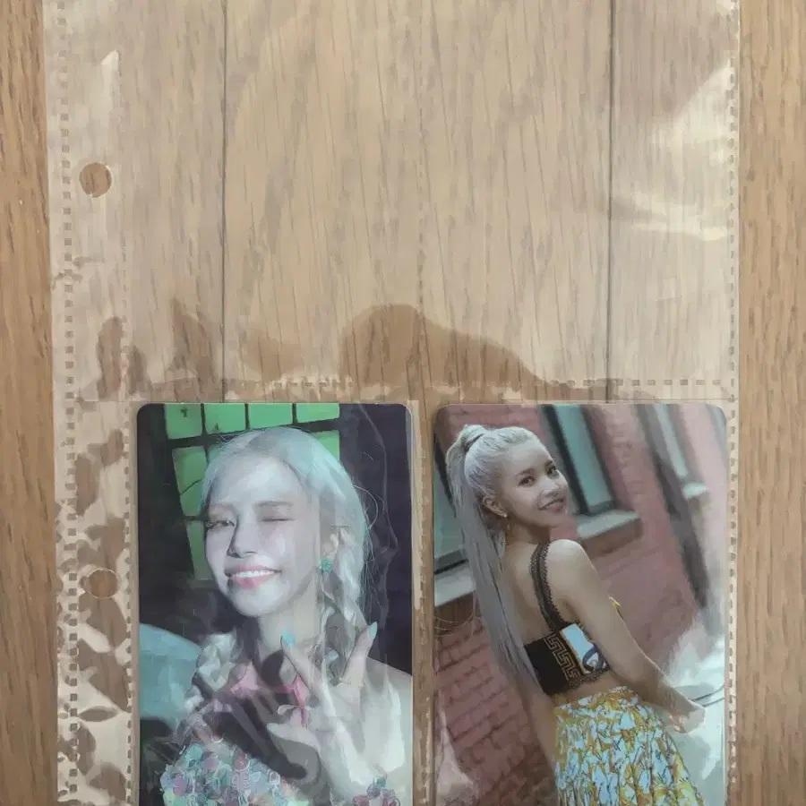 솔라 뱉어 솔로앨범 포카 2