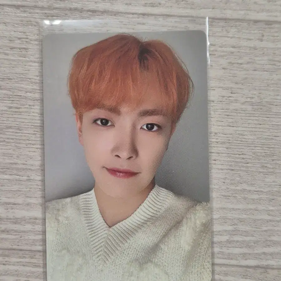 에이티즈 홍중 포카 판매합니다! 4