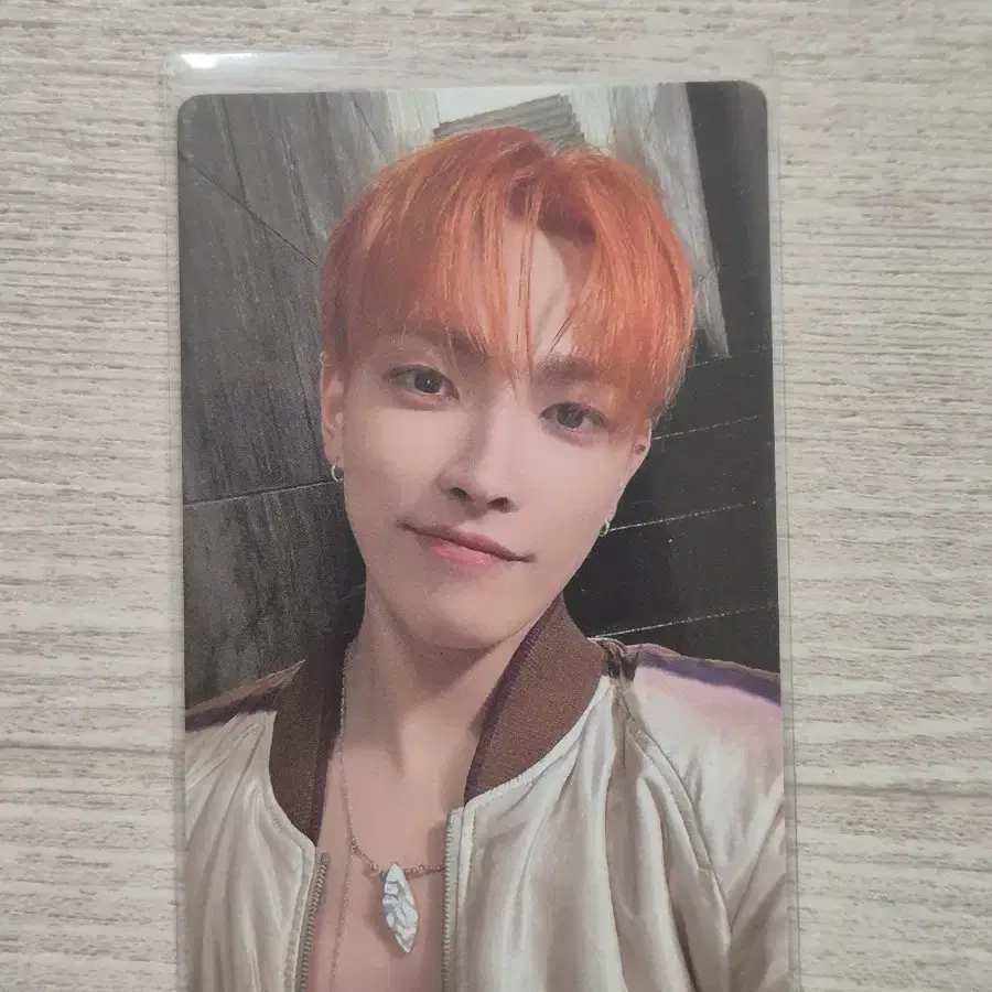에이티즈 홍중 포카 판매합니다! 6