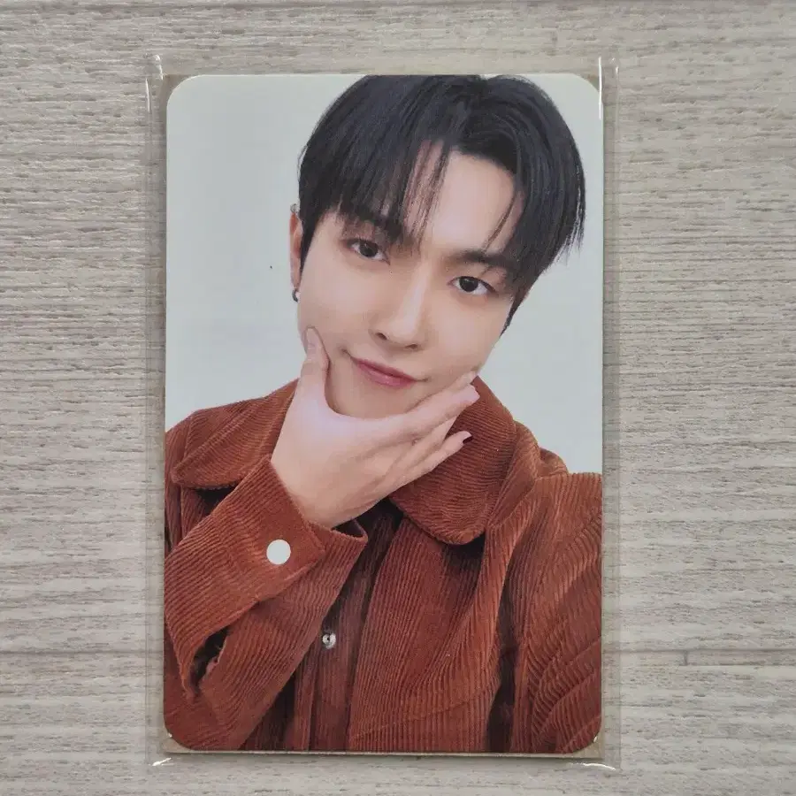에이티즈 홍중 포카 판매합니다! 9