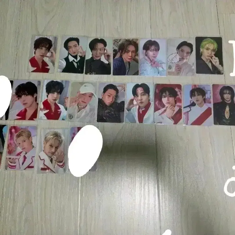에이티즈 애니티즈 홍중 성화 윤호 여상 산 민기 우영 종호 포카 3