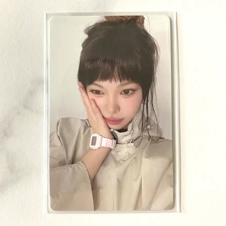 르세라핌 김채원 pureflow 위버스 컴팩트 미공포 채원 포카 1